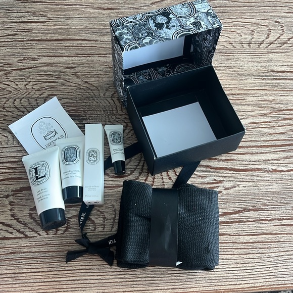 NWT: Diptyque x Qatar airlines travel set - Picture 3 of 4